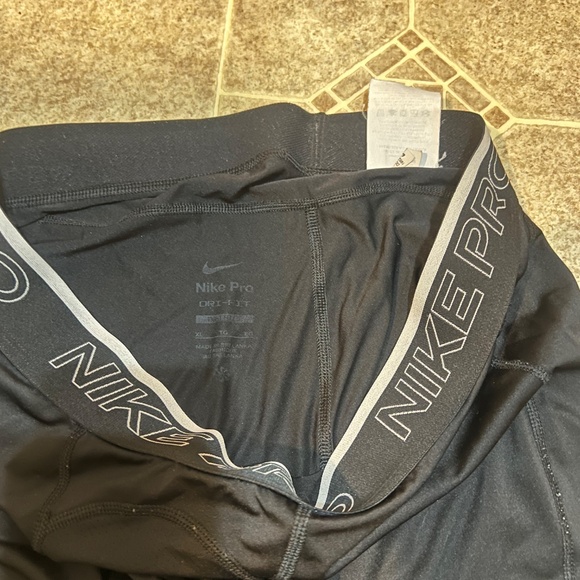 Nike workout leggings - Picture 2 of 2